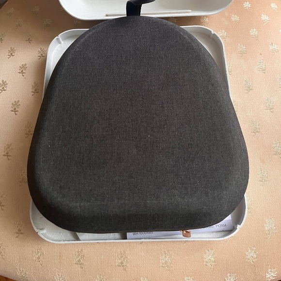 New Sony WH-1000XM5 Wireless Noise Canceling Headphones in Black - Picture 2 of 9